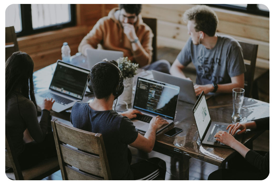 equipe trabalhando com gemini no google workspace-1